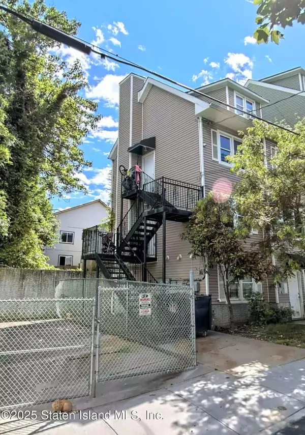 Staten Island, NY 10301,12 Pauw ST