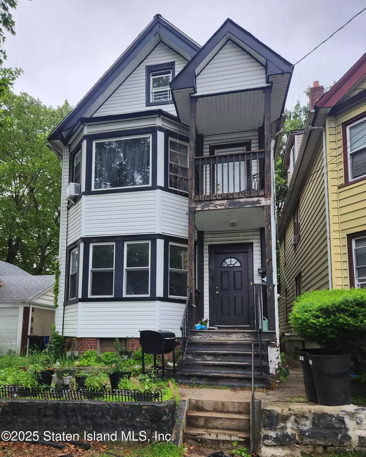 Staten Island, NY 10302,247 Charles AVE #1