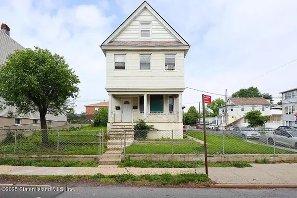 1905 Clove RD, Staten Island, NY 10304