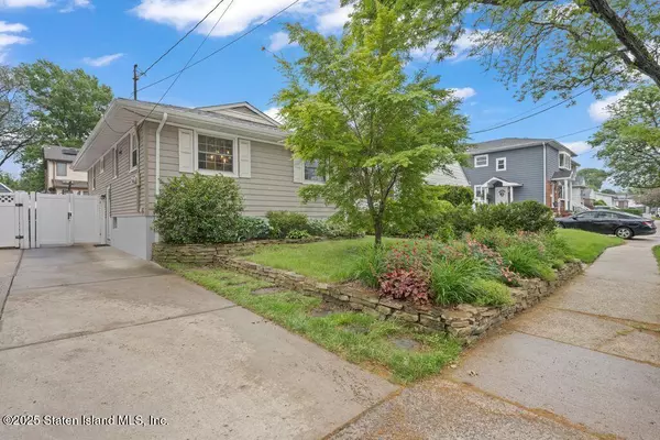 Staten Island, NY 10314,287 Woolley AVE