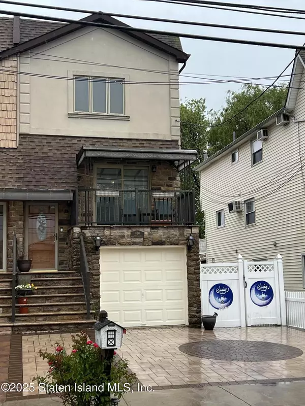 Staten Island, NY 10306,860 Tysens LN