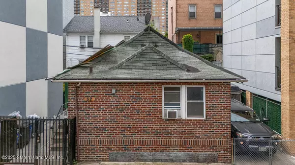 Brooklyn, NY 11235,32 Brighton 2nd PL