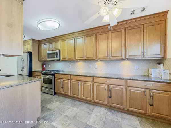 Staten Island, NY 10312,203 Dover GN