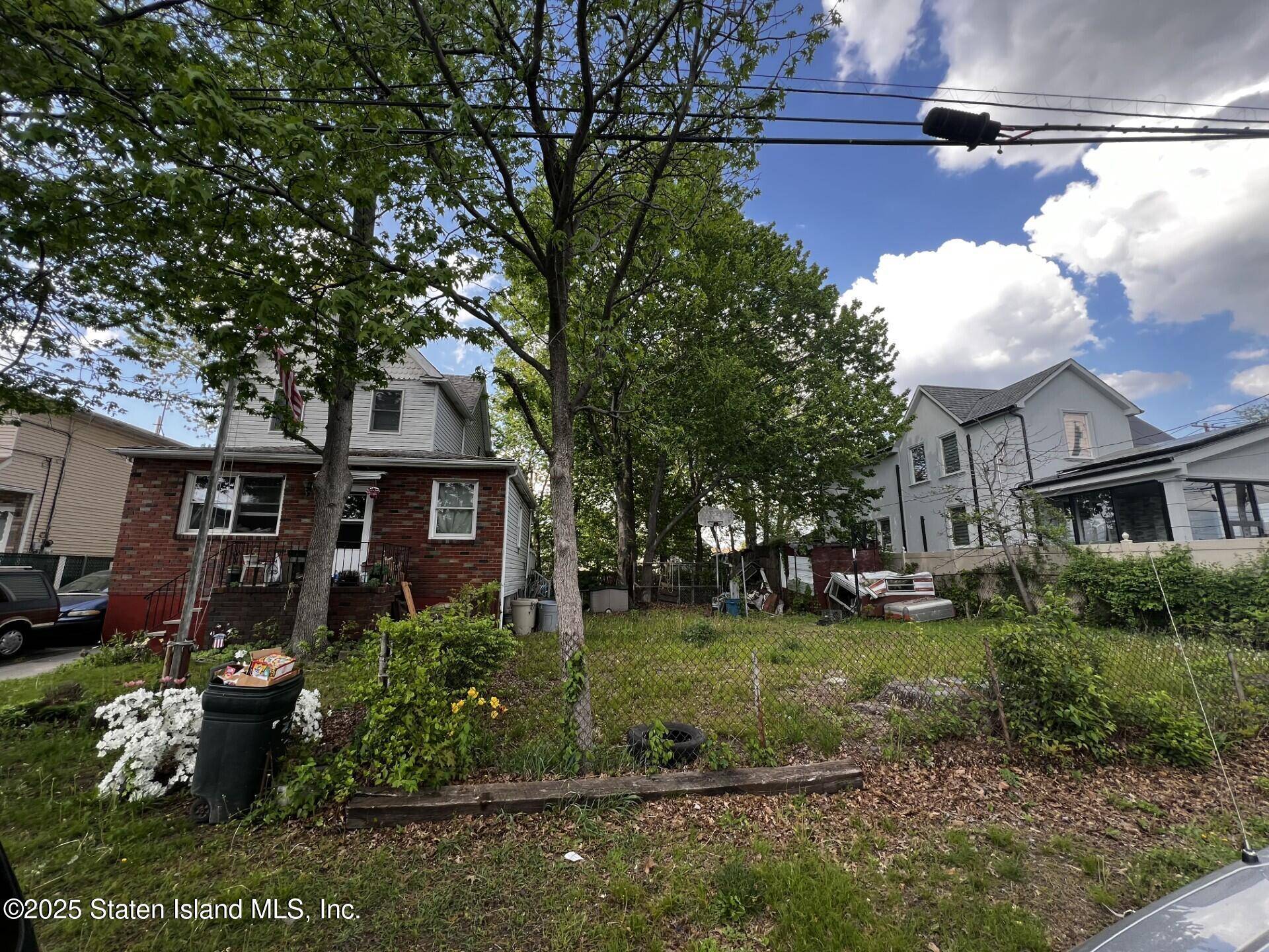Staten Island, NY 10314,35 Sideview AVE