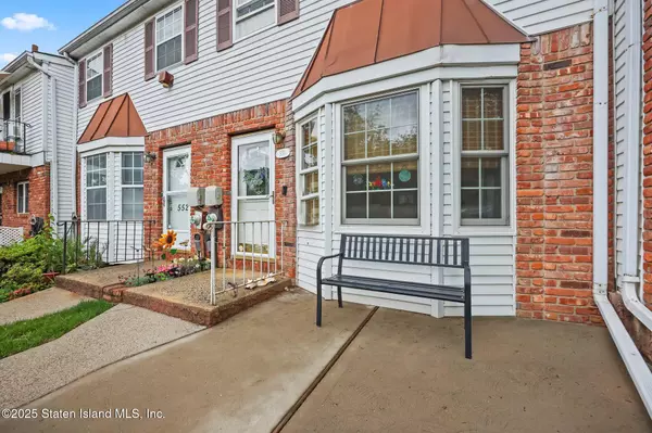 Staten Island, NY 10314,550 Golf View CT