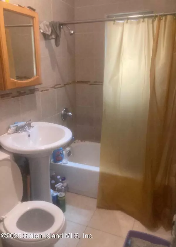 Queens, NY 11429,112-09 Francis Lewis BLVD