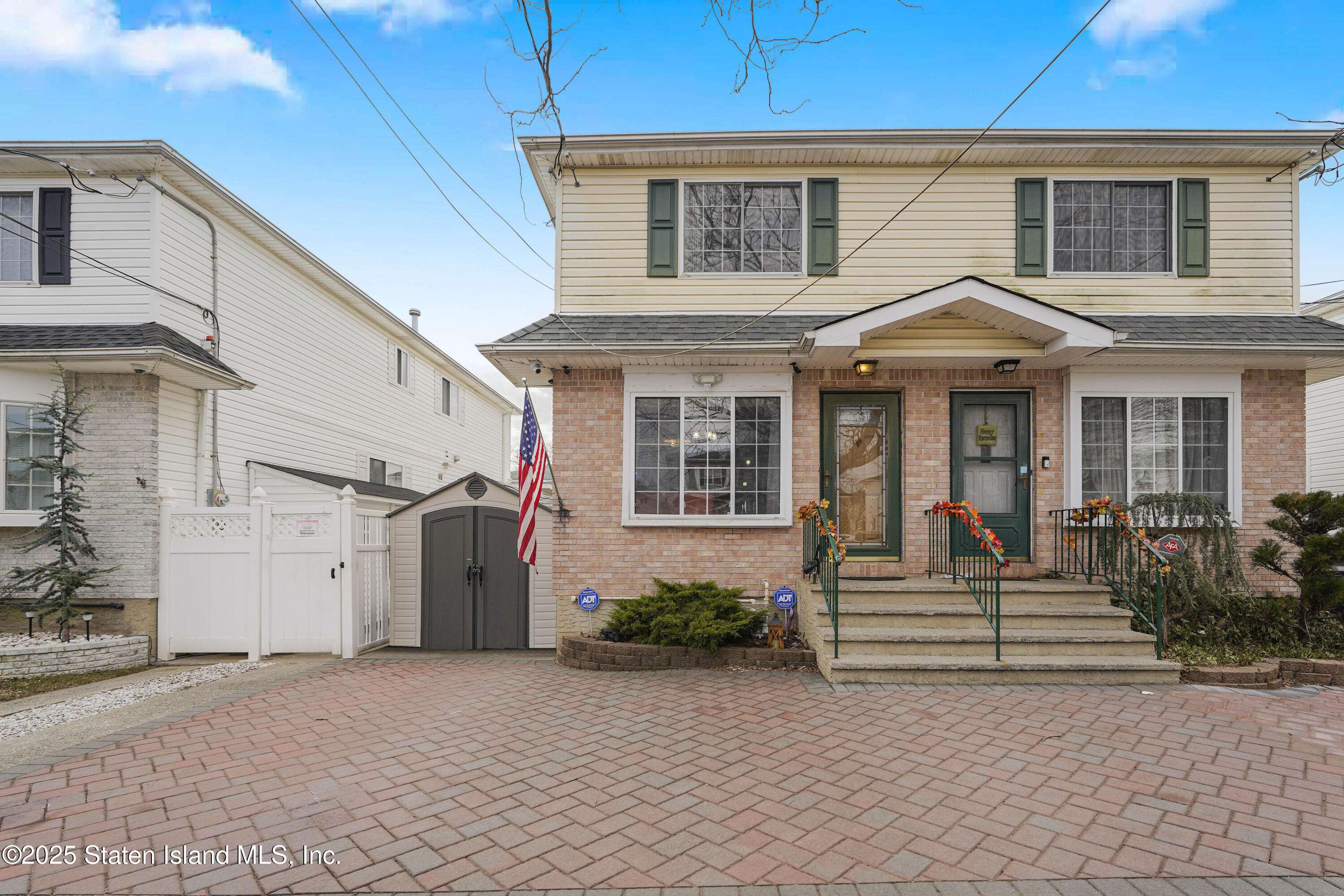 104 Winfield ST, Staten Island, NY 10305