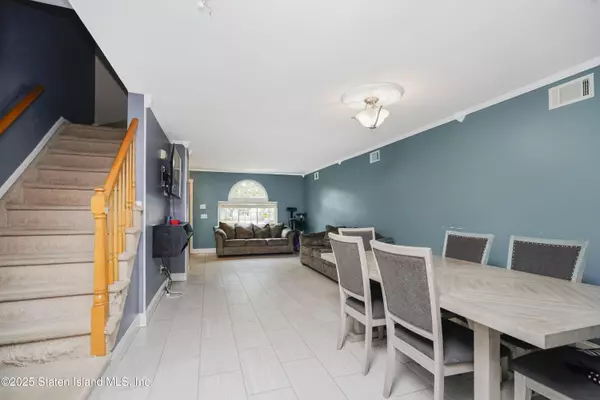 Staten Island, NY 10309,141 Shiel AVE