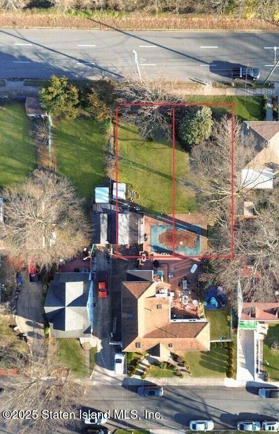 1050 Drumgoole  Rd W, Staten Island, NY 10312