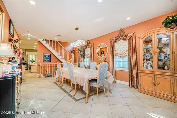 Staten Island, NY 10309,40 Terrace AVE