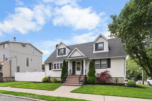 204 Demorest AVE, Staten Island, NY 10314