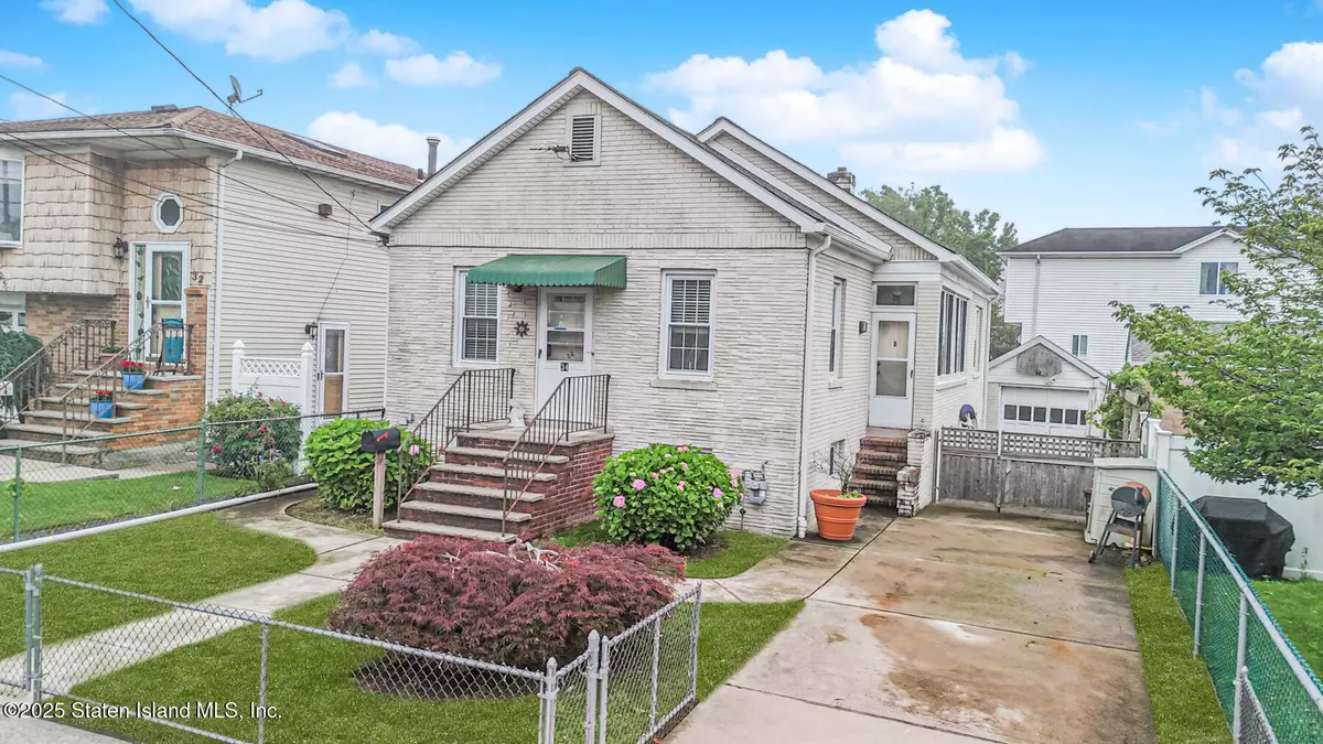 Staten Island, NY 10301,34 Tioga ST