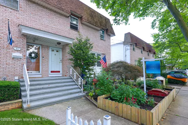 Staten Island, NY 10306,15 Allison PL