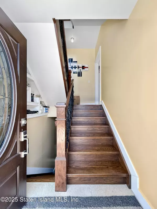 Staten Island, NY 10304,377 Hanover AVE