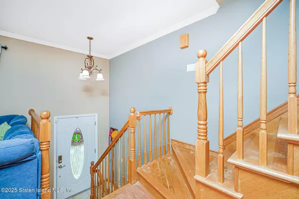 Staten Island, NY 10312,117 Boulder ST