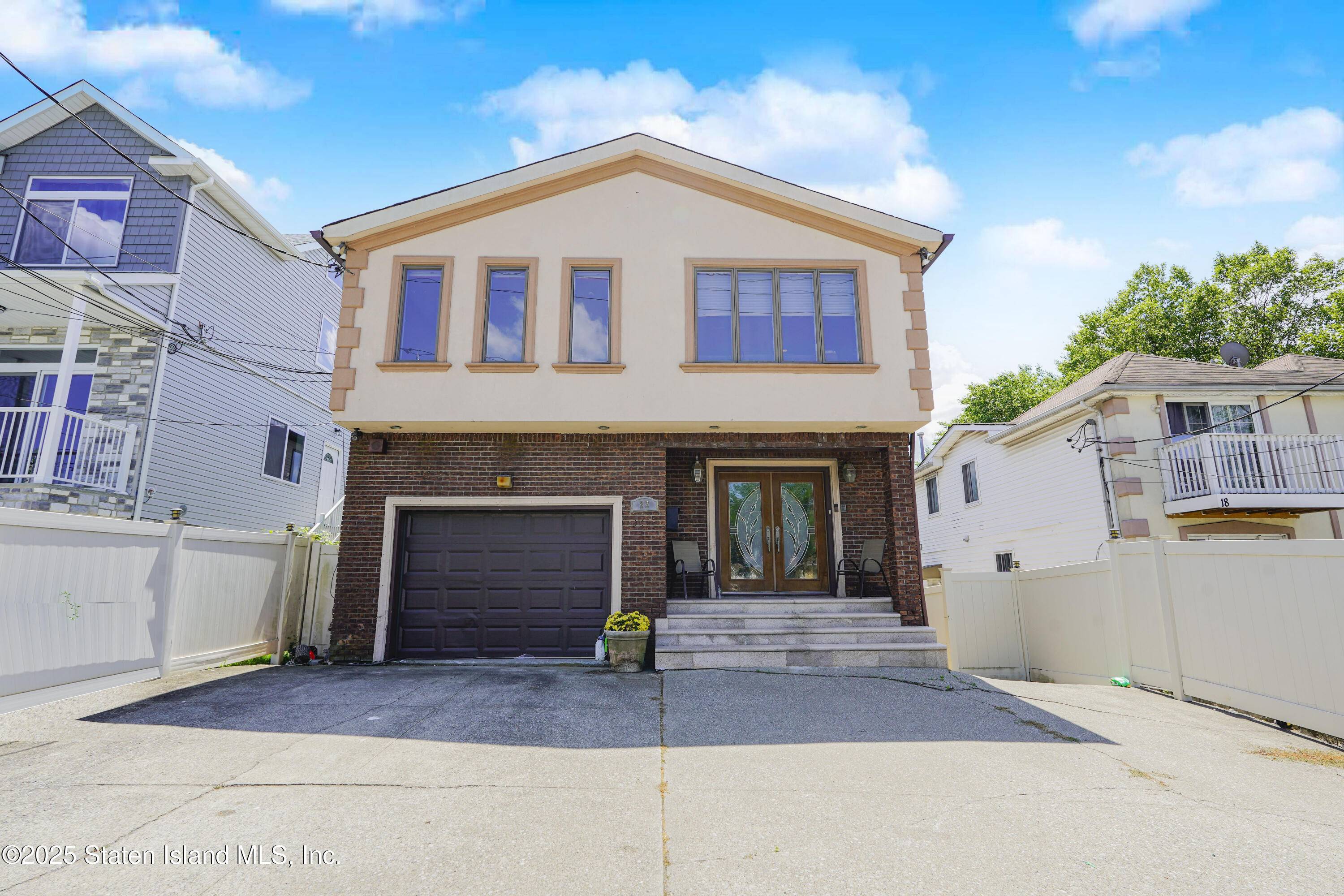 22 Slater BLVD, Staten Island, NY 10305