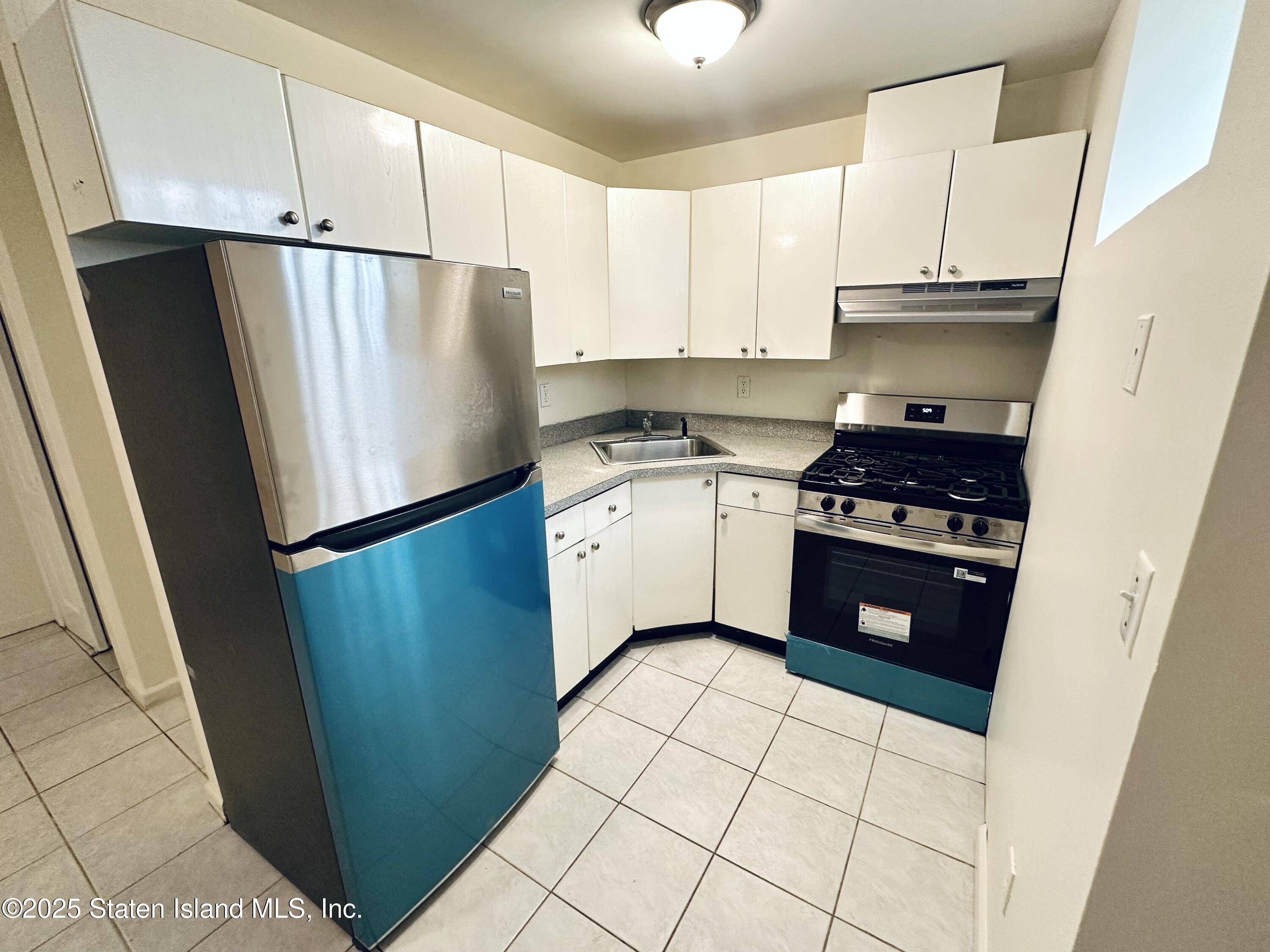 Staten Island, NY 10305,179 Chestnut AVE #1