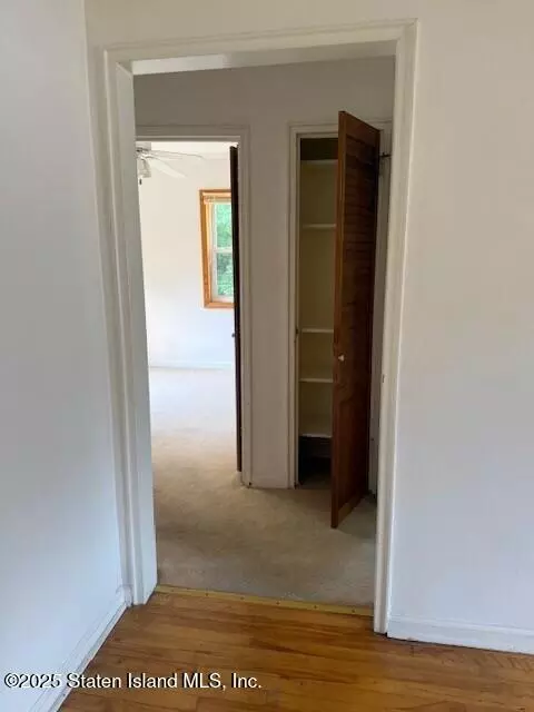 Staten Island, NY 10301,182 Arlo RD #B
