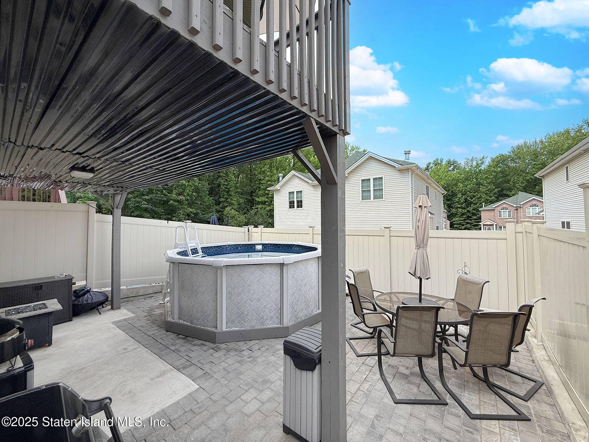Staten Island, NY 10309,124 Santa Monica LN