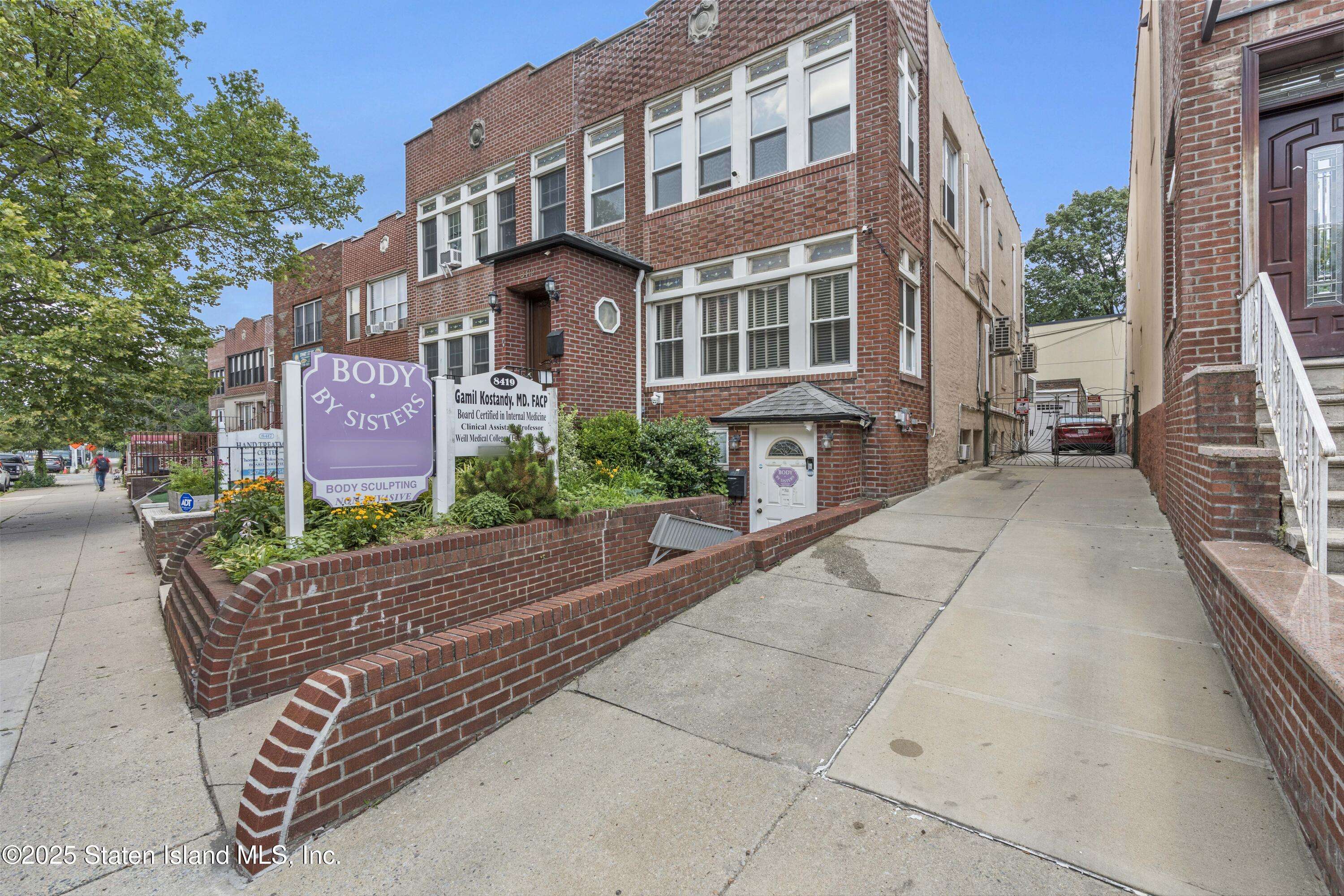 Brooklyn, NY 11209,8419 Fort Hamilton Pkwy
