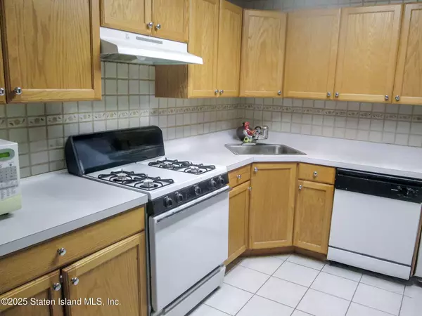 Staten Island, NY 10312,185 Aspen Knolls WAY