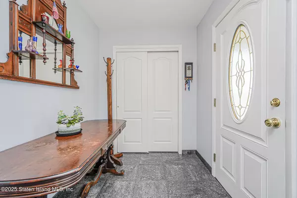 Staten Island, NY 10306,231 Adelaide AVE