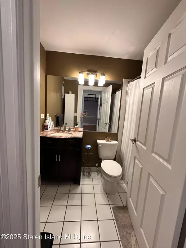 Staten Island, NY 10301,80 Bay Street LNDG #6l