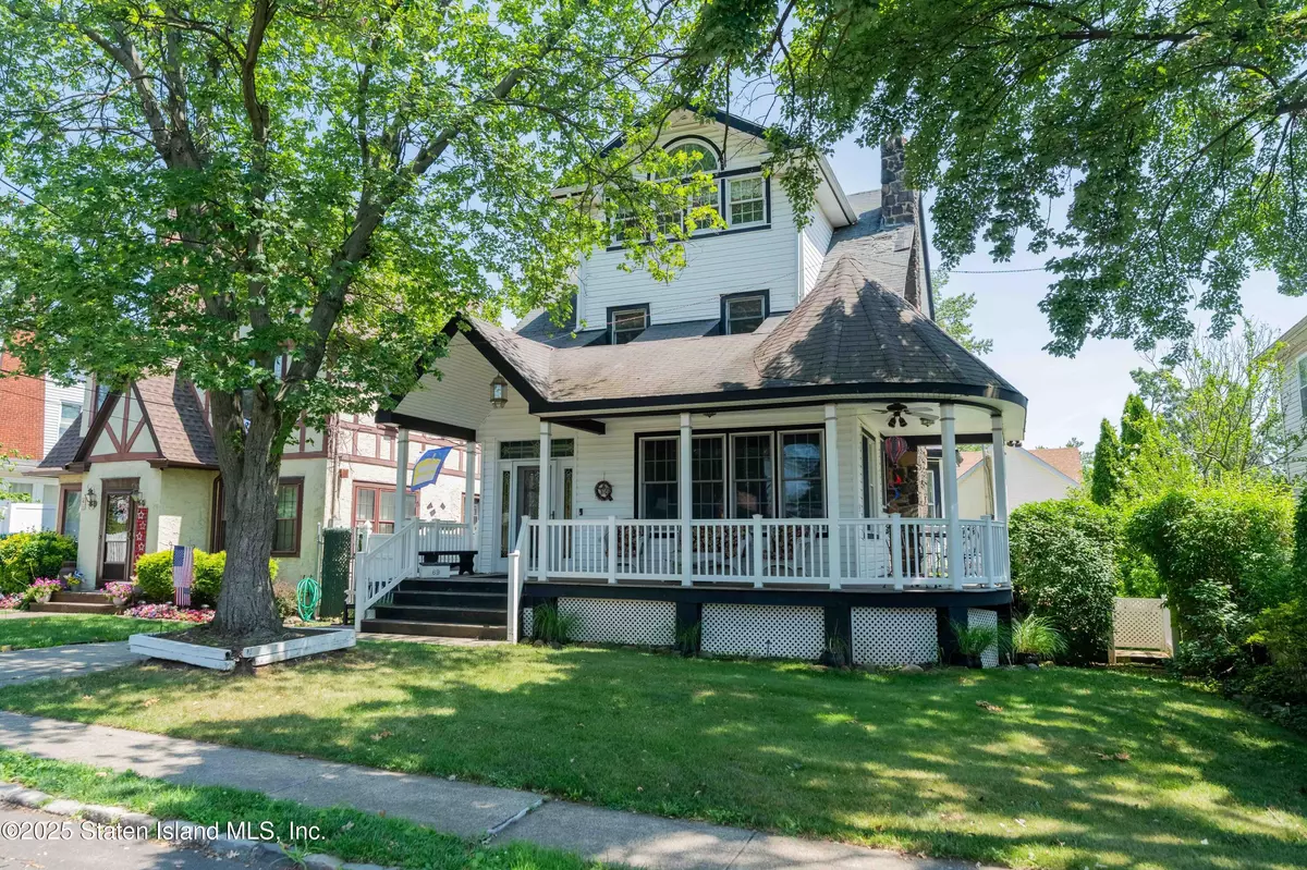 Staten Island, NY 10308,69 Hillcrest AVE