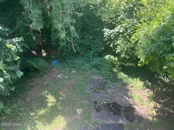 Staten Island, NY 10301,184-186 Beechwood Avenue