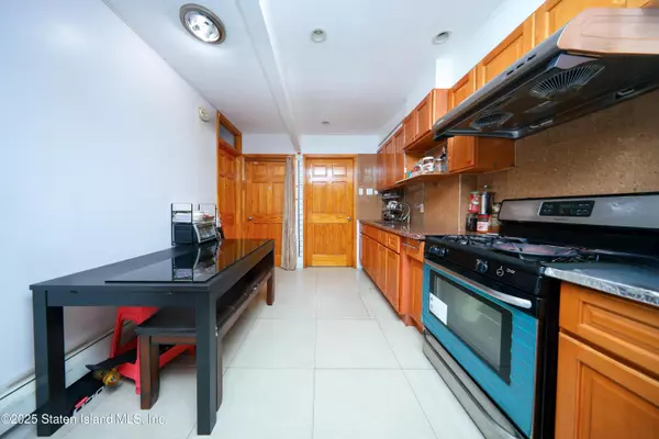 Brooklyn, NY 11220,5418 3rd AVE #1a