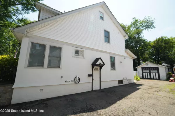 Staten Island, NY 10306,164 Burbank AVE