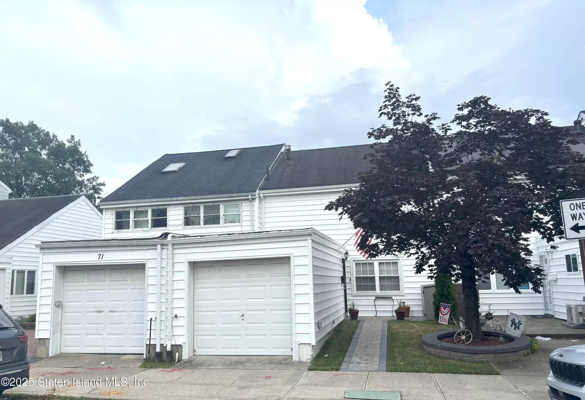 Staten Island, NY 10312,73 Hampton GN