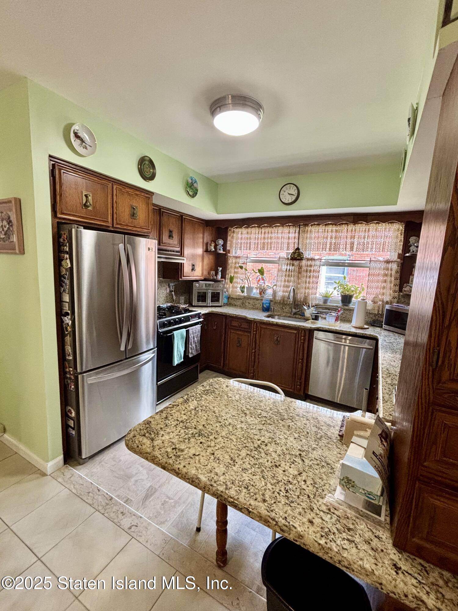 Staten Island, NY 10305,428 Cromwell AVE
