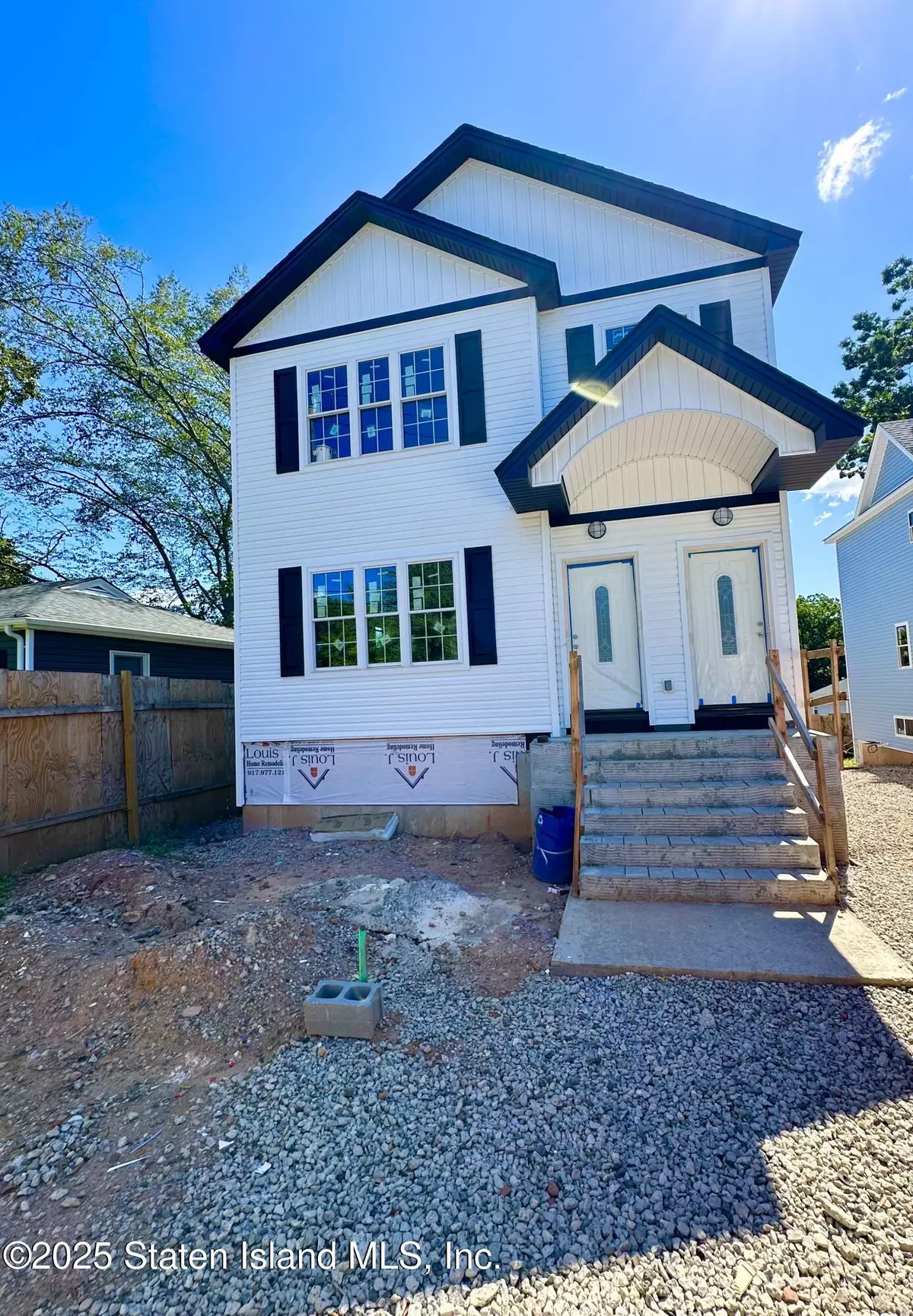 Staten Island, NY 10312,552 Drumgoole RD E