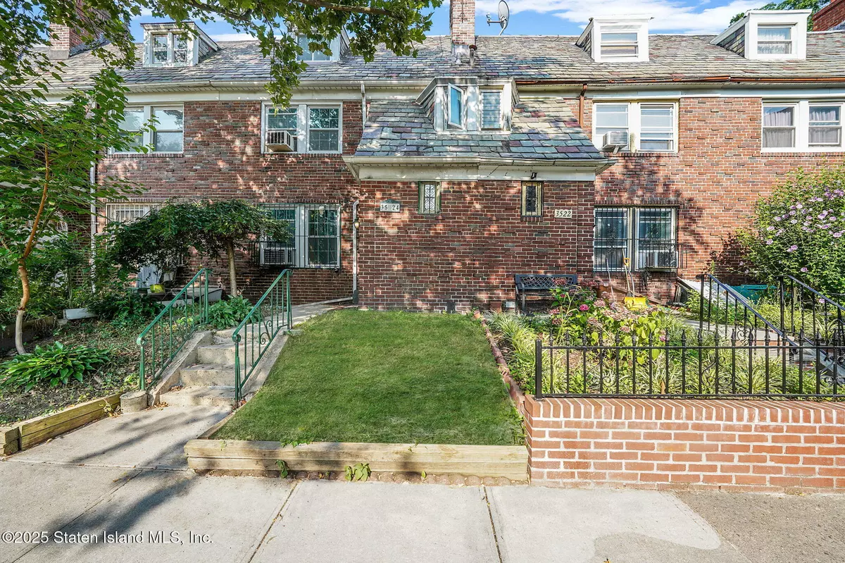 Jackson Heights, NY 11372,35-24 88th ST