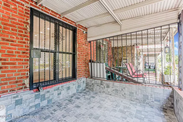Queens, NY 11434,145-32 159th ST
