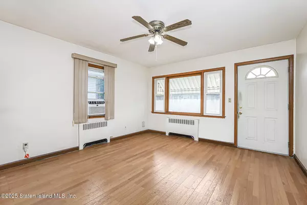 Staten Island, NY 10314,249 Dickie AVE