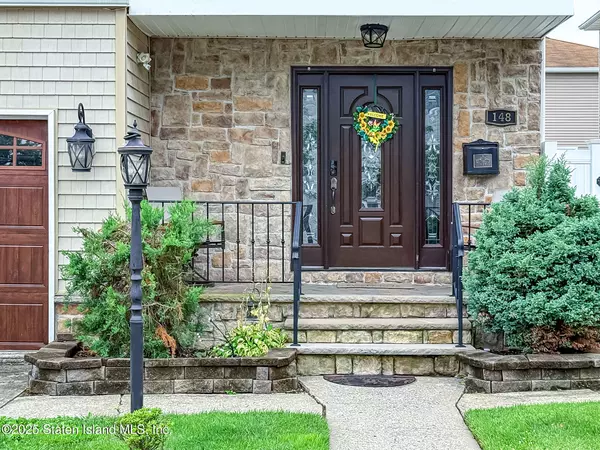 Staten Island, NY 10306,148 Hopkins AVE