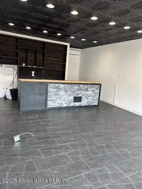 Staten Island, NY 10304,1060 Richmond RD