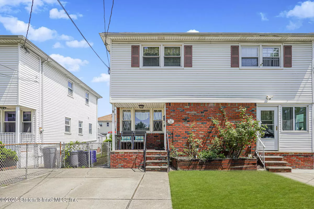 Staten Island, NY 10305,181 Benton AVE