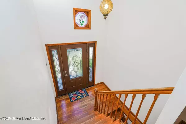 Staten Island, NY 10309,299 Foster RD