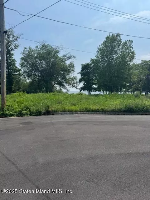45 Joanne CT, Staten Island, NY 10312