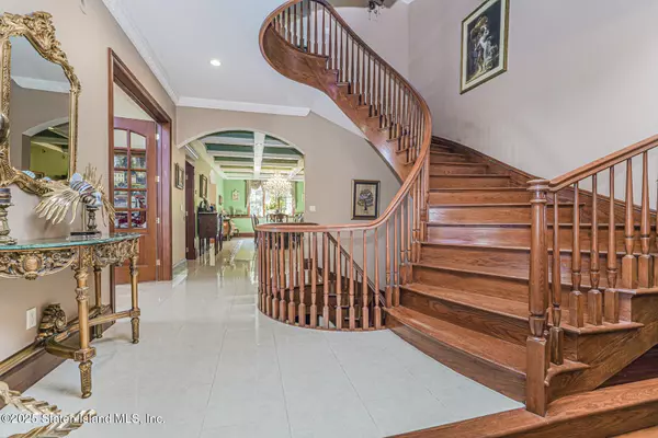 Staten Island, NY 10301,34 Claire CT