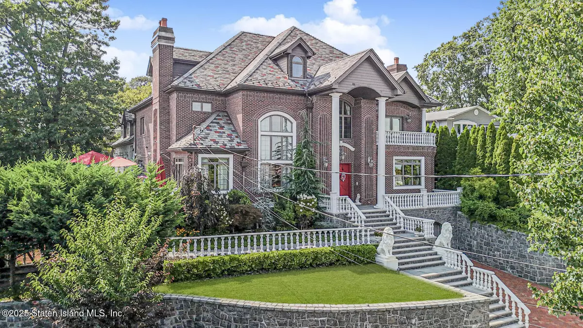 Staten Island, NY 10301,34 Claire CT