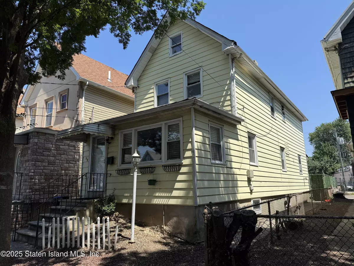 Staten Island, NY 10302,13 Laforge AVE