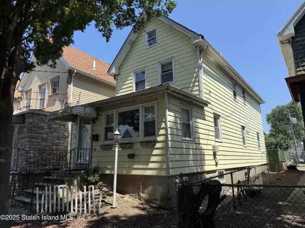 13 Laforge AVE, Staten Island, NY 10302