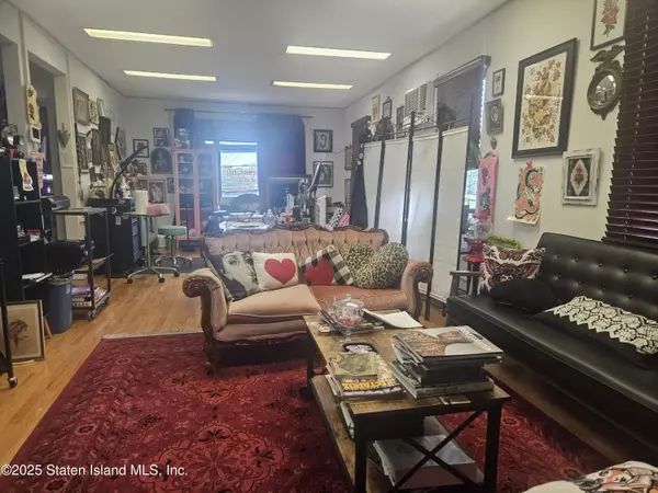 Staten Island, NY 10314,4089 Victory BLVD