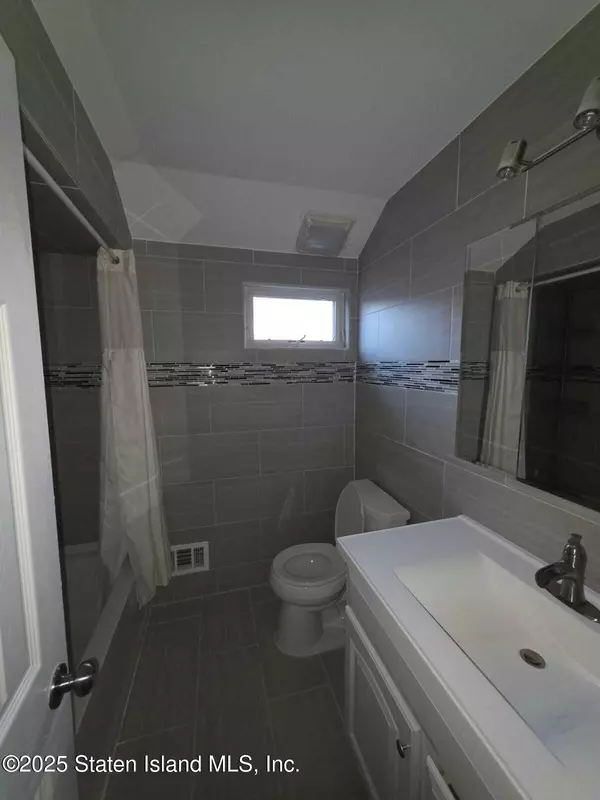 Staten Island, NY 10312,59 Boulder ST #Flr 2