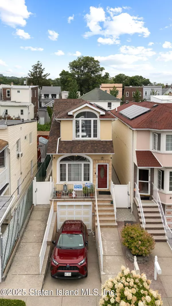 Staten Island, NY 10305,271 Clifton AVE