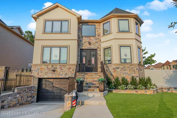 Staten Island, NY 10309,239 Vernon AVE